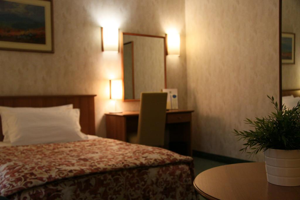 Hotel Karpos Skopje Værelse billede