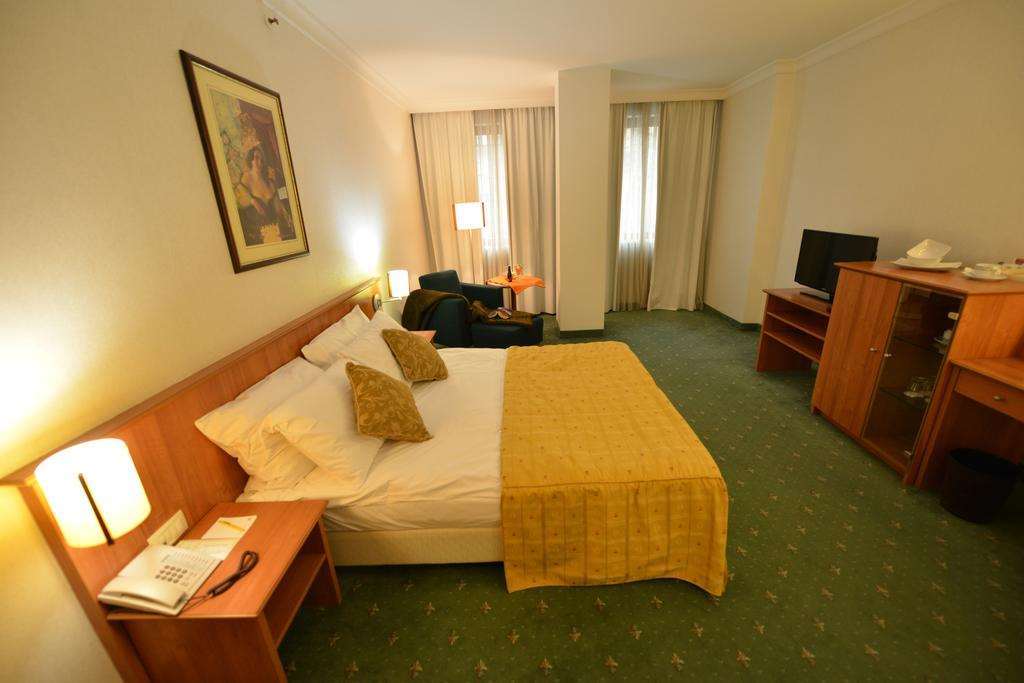 Hotel Karpos Skopje Værelse billede